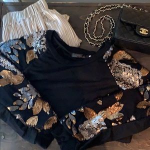 Raglan sweatshirt with sequins sleeves